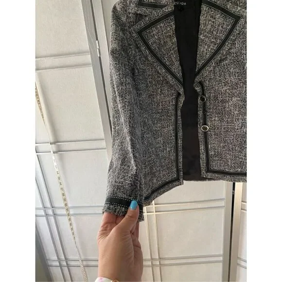 ESCADA Wool blend  Blazer Womens Shoulder Pads Tailored Jacket Office Classic si - Picture 2 of 11